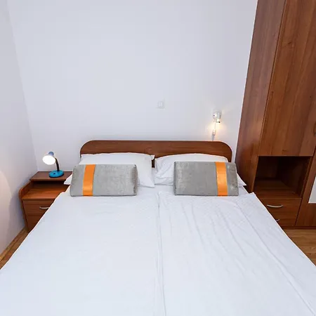 Apartments Crnekovic Jasna Baska (Krk)