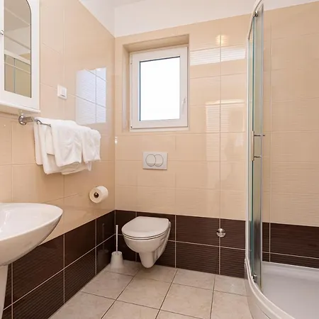 Apartments Crnekovic Jasna *