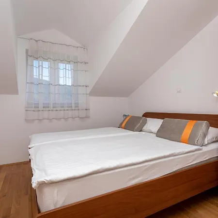 Apartments Crnekovic Jasna Baska (Krk)
