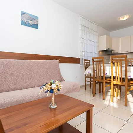 Apartments Crnekovic Jasna * Baska (Krk)