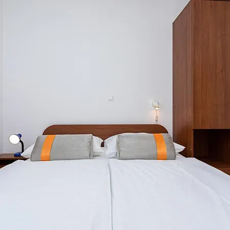 Apartments Crnekovic Jasna *