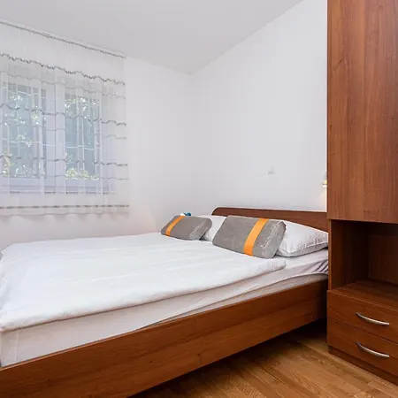 Apartments Crnekovic Jasna