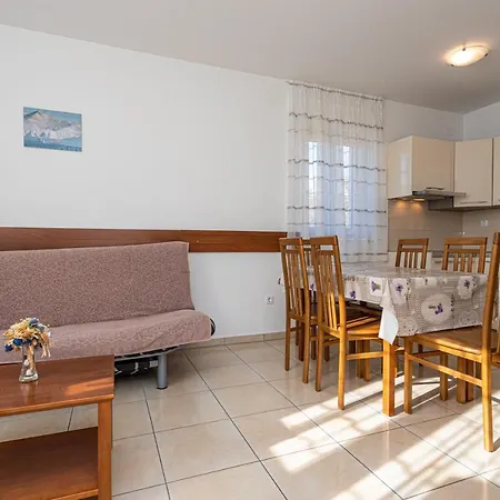 Apartments Crnekovic Jasna * Baska (Krk)