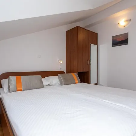 Apartments Crnekovic Jasna Baska (Krk)