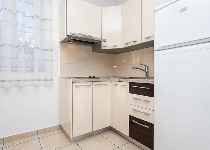 Crnekovic Jasna * Baška