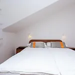 Crnekovic Jasna * Baška