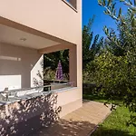 Crnekovic Jasna * Baška